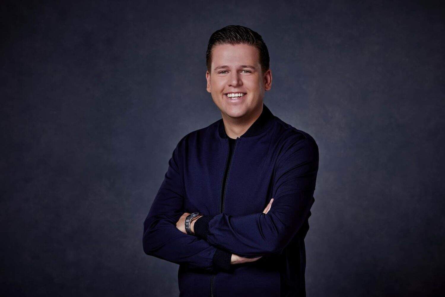 Sven Versteeg, volkszanger in de Grote Feesttent